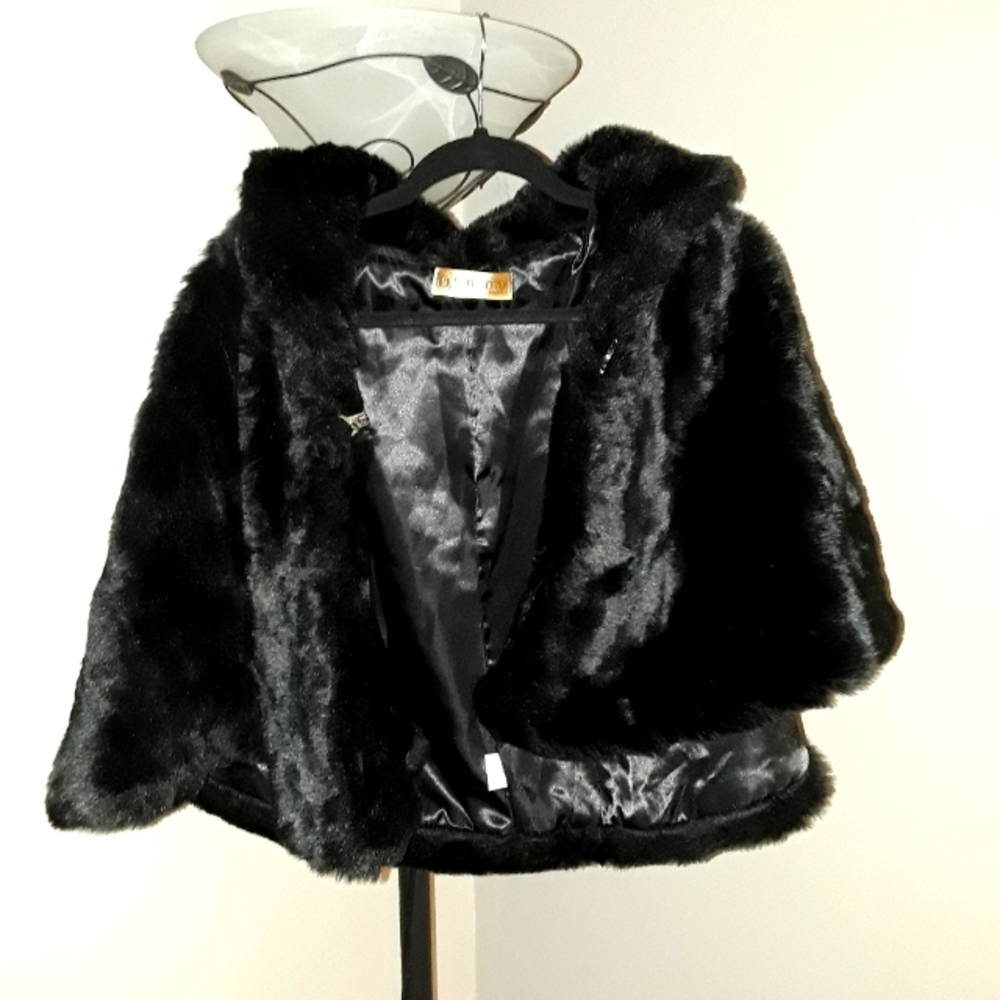 Vintage Black faux fur cape